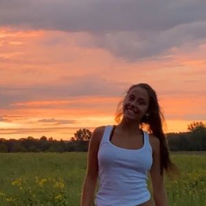 Meet your Posher, Julianna